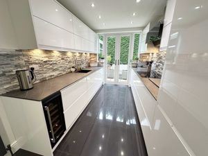Kitchen- click for photo gallery